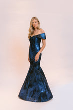 Load image into Gallery viewer, Como Night