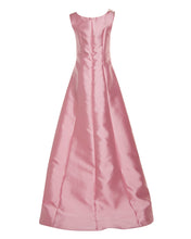 Charger l'image dans la galerie, Blushing