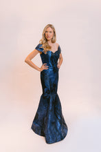 Load image into Gallery viewer, Como Night
