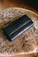 Load image into Gallery viewer, Hallie
