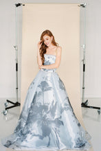 Charger l&#39;image dans la galerie, Light Blue and Black Floral Printed Ball Gown
